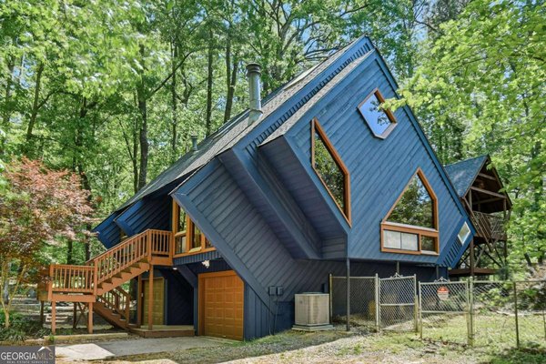 2965 Pond View Court Marietta