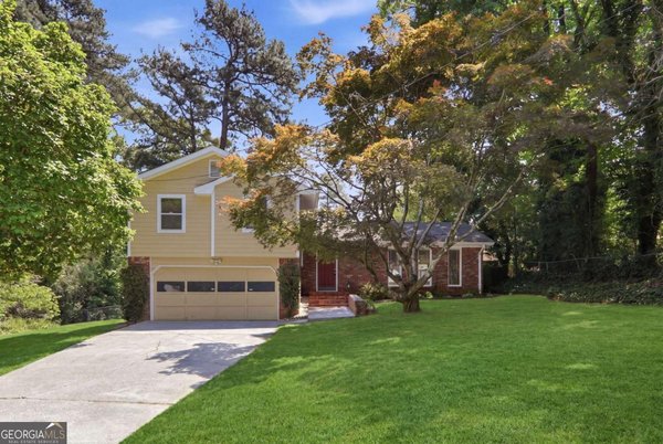 5642 Breezy Court, Lilburn