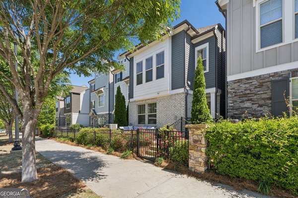 1061 Kirkland Circle Smyrna