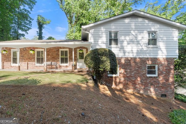 5650 Colton Drive, Sandy Springs