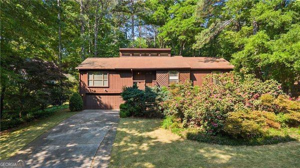 1530 Brookcliff Circle, Marietta