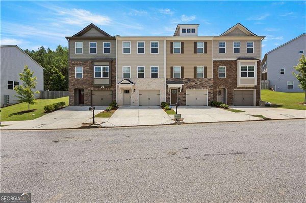 945 Belfry Terrace, Fairburn