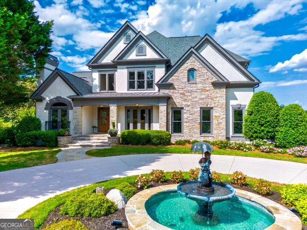 5925 Stoneleigh Drive, Suwanee