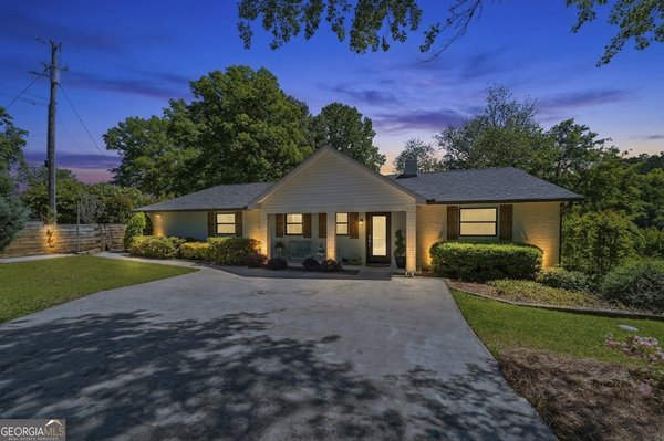 118 Hickory Point, Buckhead