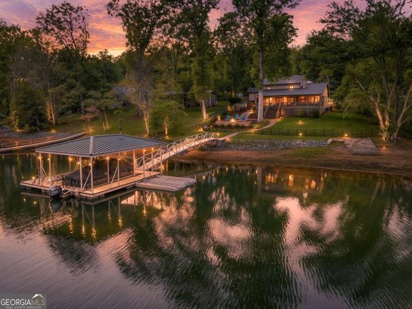 2110 Pine Lake Road, Hiawassee