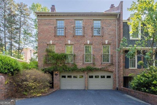 413 The North Chace, Sandy Springs