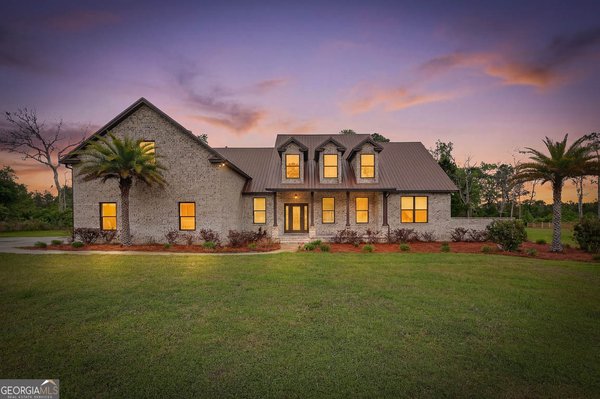 211 Sanford Drive, Waverly