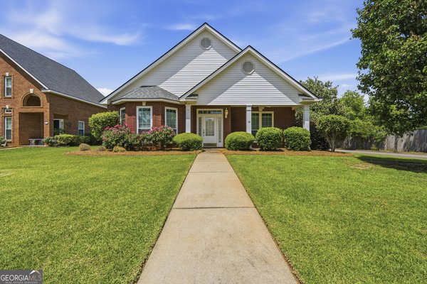 100 Jamestown Court Centerville