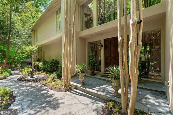 4040 Whitewater Creek Road, Atlanta