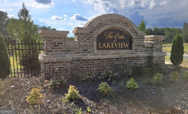 1066 Lakeview Oaks Court, Grayson