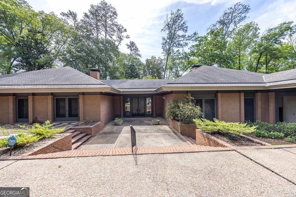 2718 Averett Drive Columbus