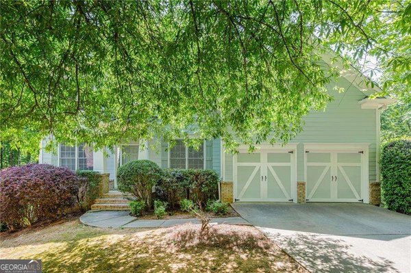 5678 Coopers Glen Court, Mableton
