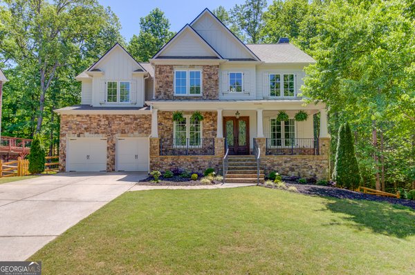 main picture of 7035 W Mountain Crossing, Cumming