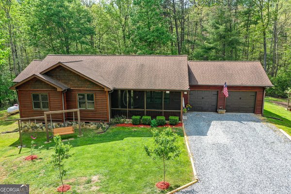 303 Pine Lane, Mineral Bluff