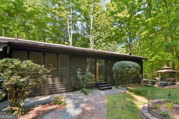 6825 White Mill Road, Fairburn