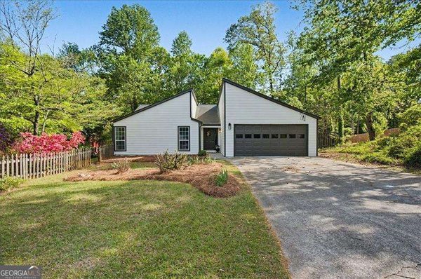 5985 Bayside Drive, Acworth