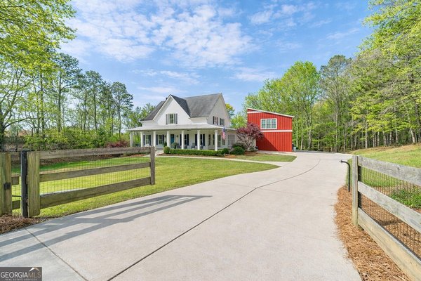 220 Audreys Way, Suwanee