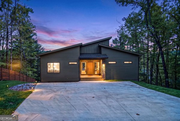 11 Falcon Drive, Blairsville