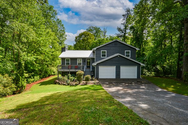 810 Hampton Court, Woodstock