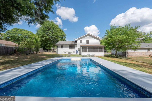 875 White Oak Court, Lawrenceville
