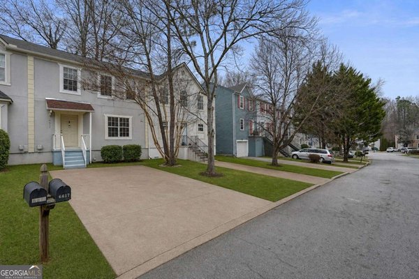 6617 Meadow Green, Peachtree Corners