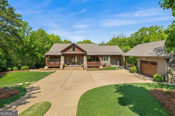 1100 Laceola Road, Cleveland