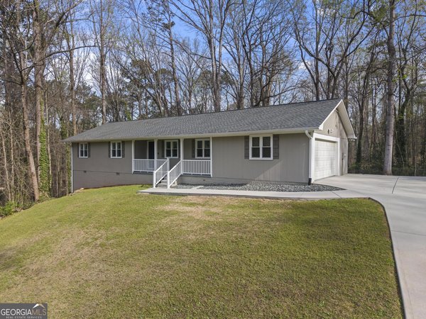 2332 Shire Court Austell