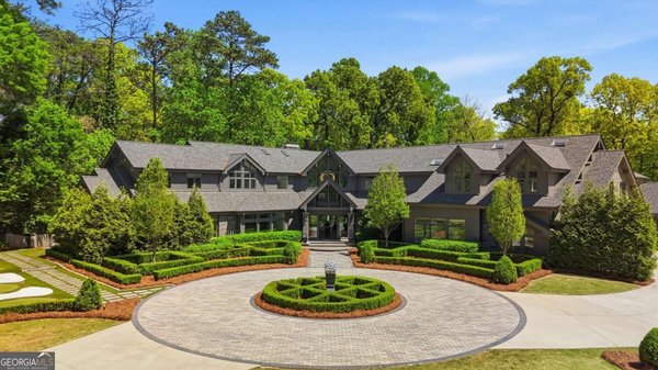 2883 Roxboro Road Atlanta