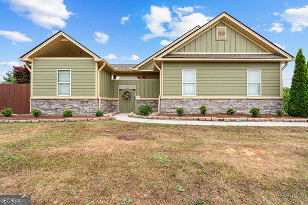 104 Field Dr, Hogansville
