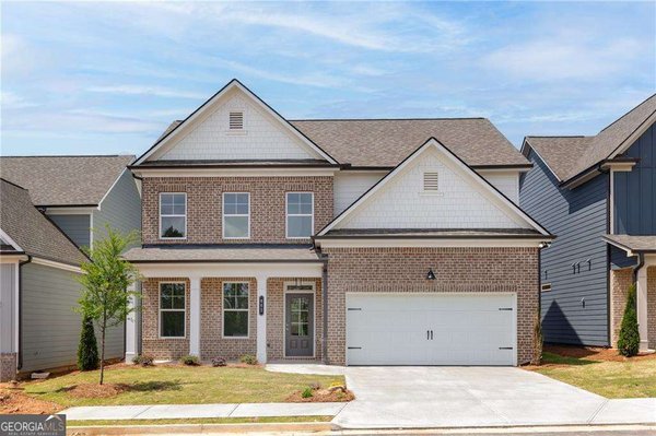 main picture of 962 Homepark Circle, Buford