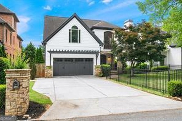 1157 Pine Grove Avenue Brookhaven