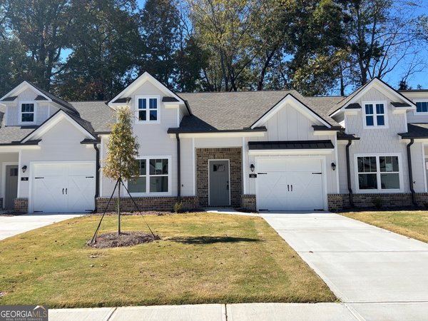 66 Village Court Cleveland