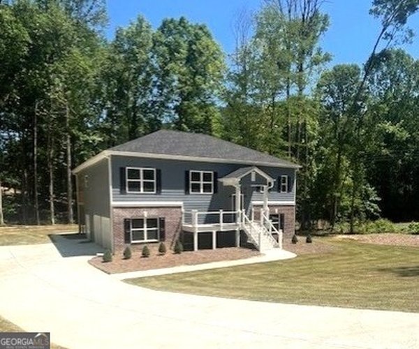 170 Pleasant Point Way Fayetteville