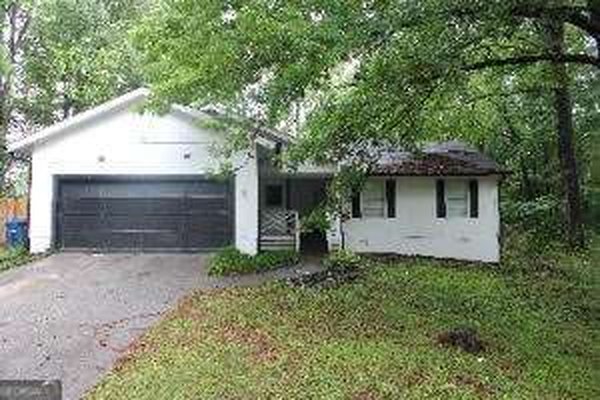 1495 Royalwyn Circle Macon