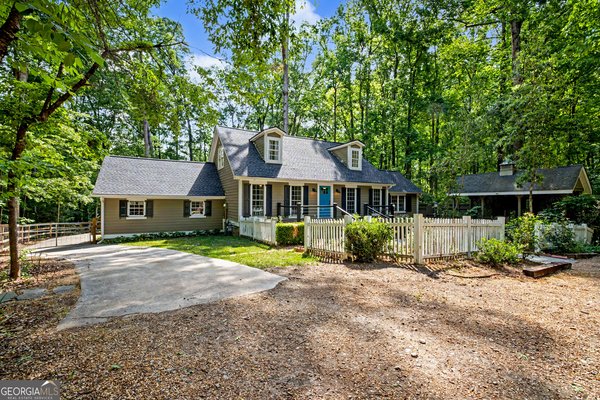 893 Happy Valley Circle, Newnan