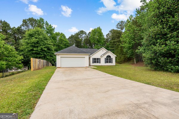 15 Caledon Court Newnan