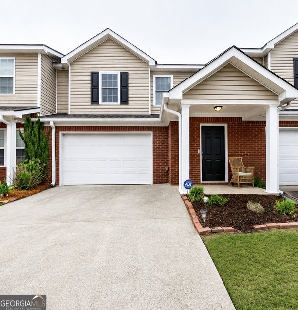 403 Tara Commons Circle, Loganville