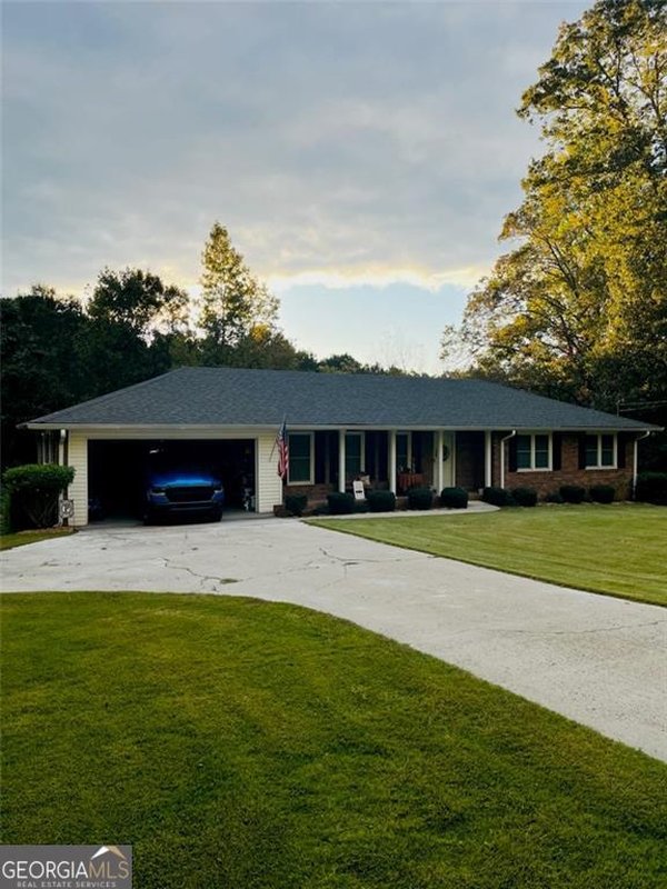 2525 Holtzclaw Road, Cumming
