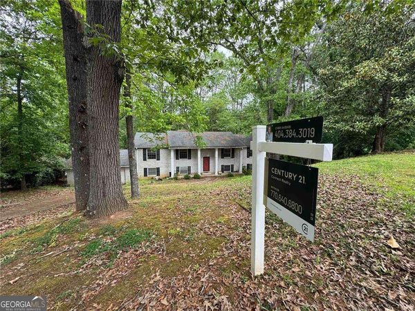 135 Greenhill Court, Atlanta