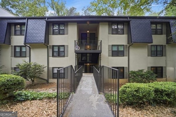 32 Arpege Way Atlanta