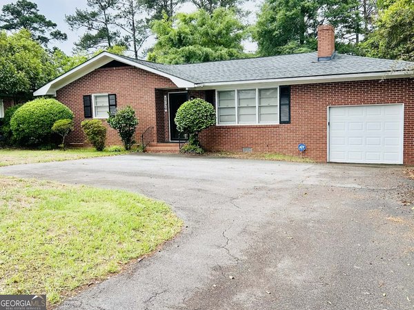 1720 Upper River Road Macon