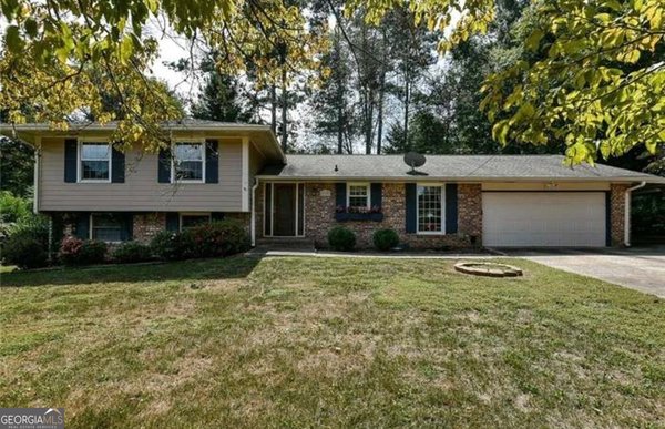 2933 Highbrook Court Marietta