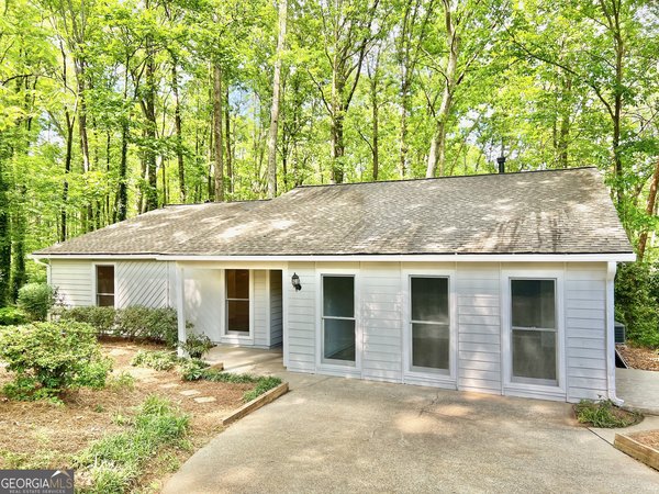 1523 Seafoam Court Marietta