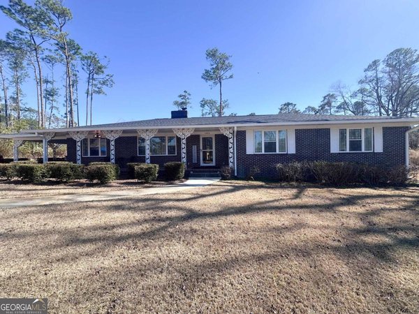 1002 Darby Circle, Vidalia