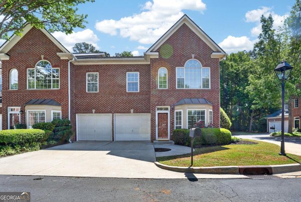 8000 Lexington Drive Roswell
