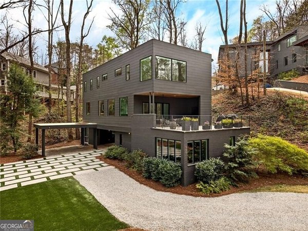585 Mountain Way, Atlanta