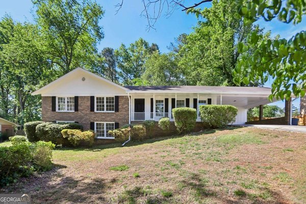 2922 Laura Lane, Lithia Springs