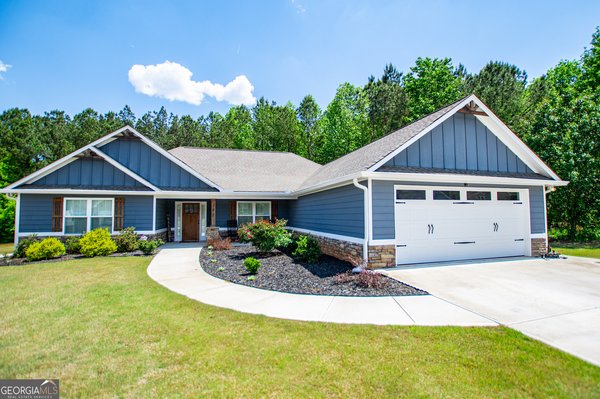 142 Lawrence Drive, Villa Rica