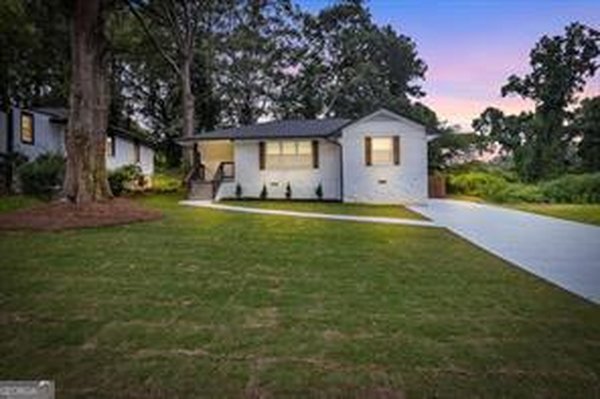2219 SHARON Way Decatur