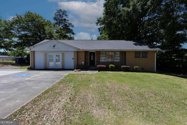 724 King Road Riverdale